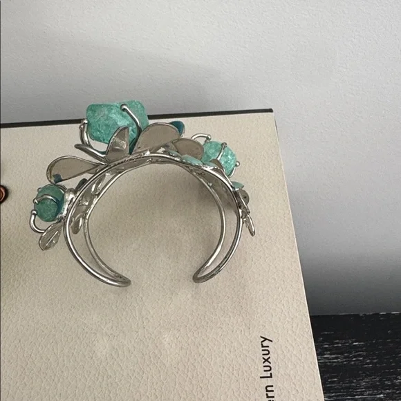 Sea blue & green matching necklace and bracelet set. - Picture 8 of 10